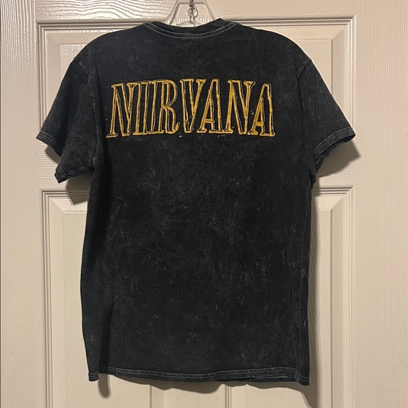Nirvana Serve the Servants T-Shirt. Size medium. Unisex - Picture 4 of 4